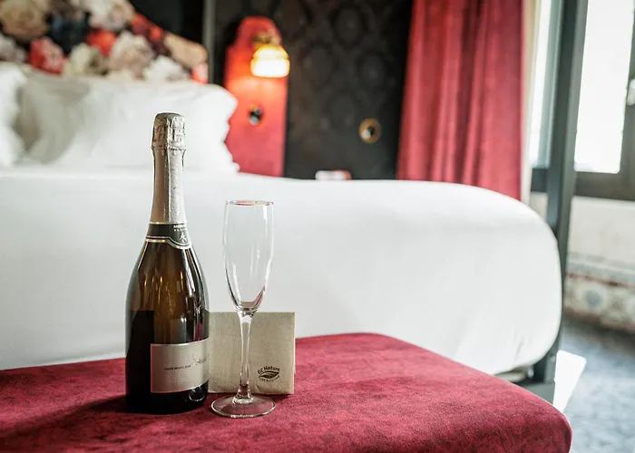 Pensao Amor Madam'S Lodge